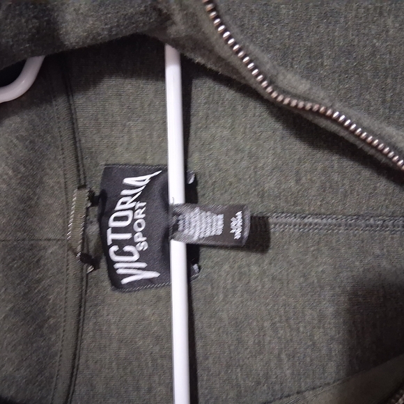 VICTORIA Green Zip Up Jacket with Stand-Up Collar - Picture 4 of 7